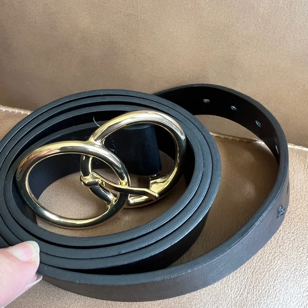 Black and gold belt